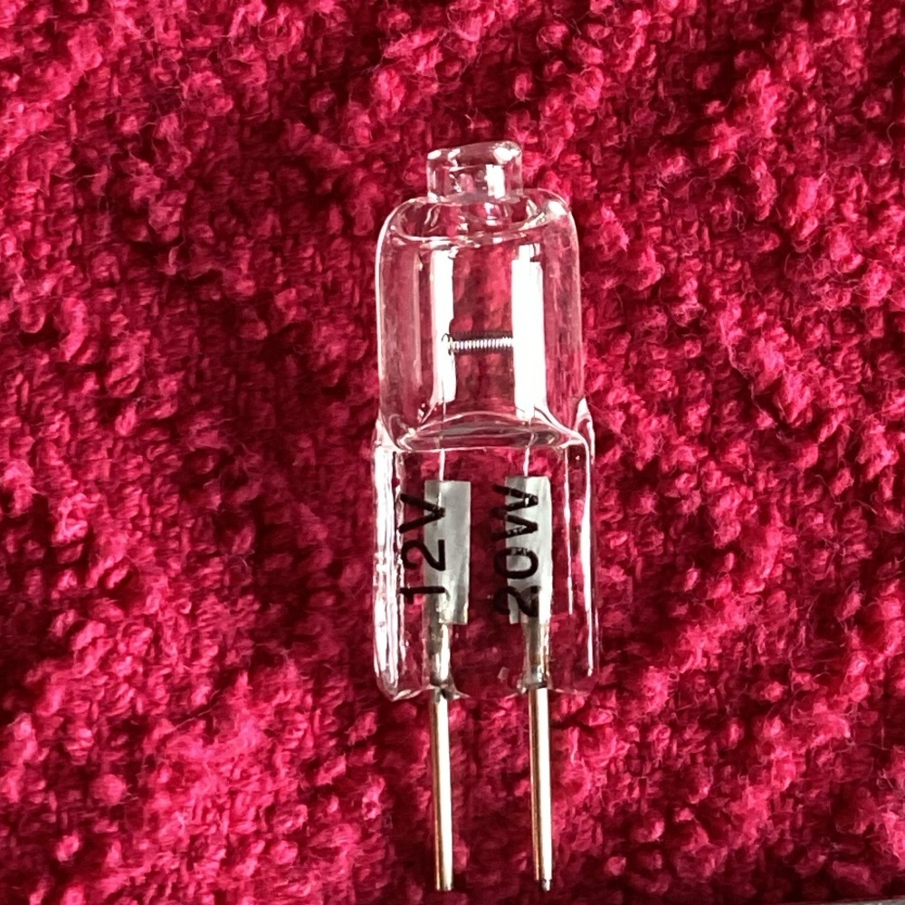 Lot of 18 - JC-G4 12V 20W Halogen 2-pin Light Bulbs